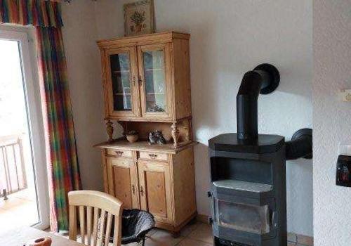  Küche mit Holzofen