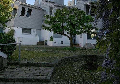 Vorderseite mit Innenhof