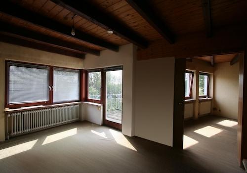 Zwei Kinderzimmer mit Balkon
