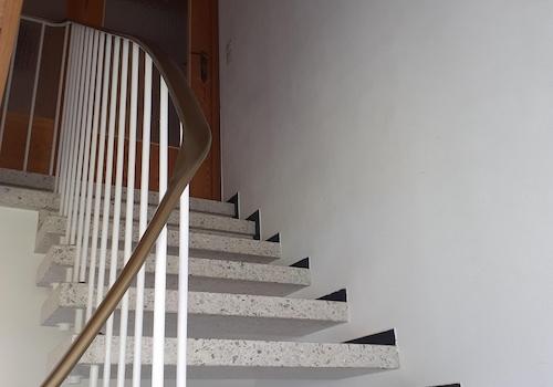 Treppe zur Wohnung