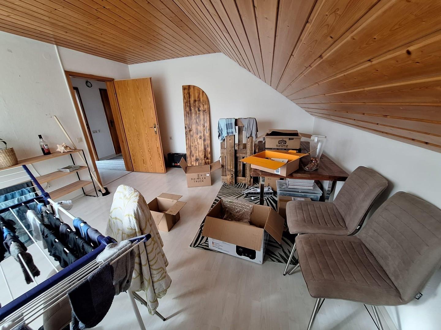 Zimmer 2 mit Balkonzugang