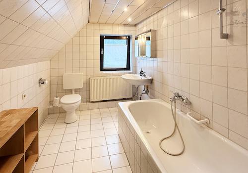 Badezimmer im OG