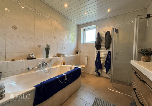 Badezimmer EG
