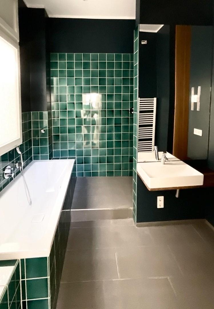 Hauptbad/Dusche/WC