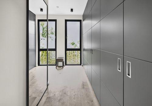 Garderobe mit Einbauschränken