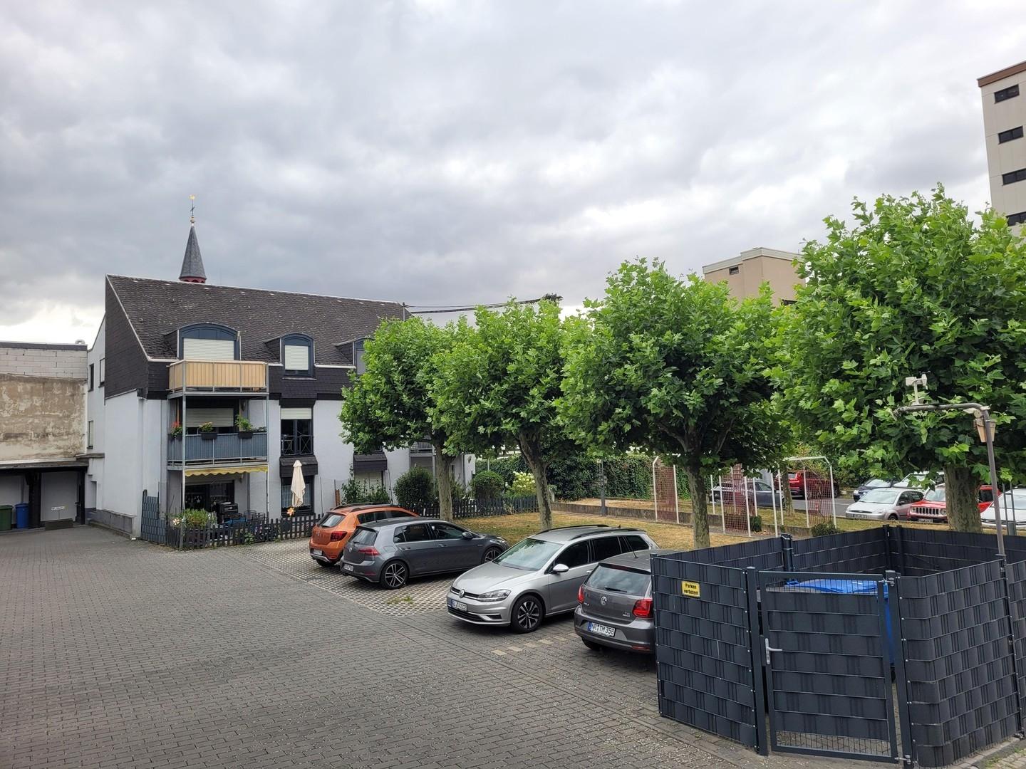 Haus Ansicht, Pkw Stellpläze