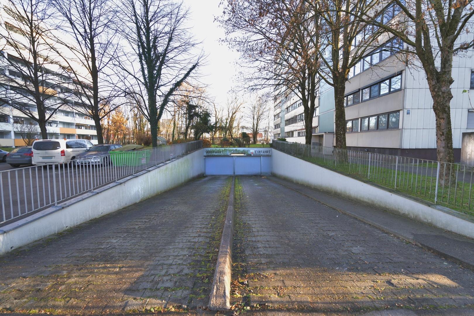Einfahrt TG