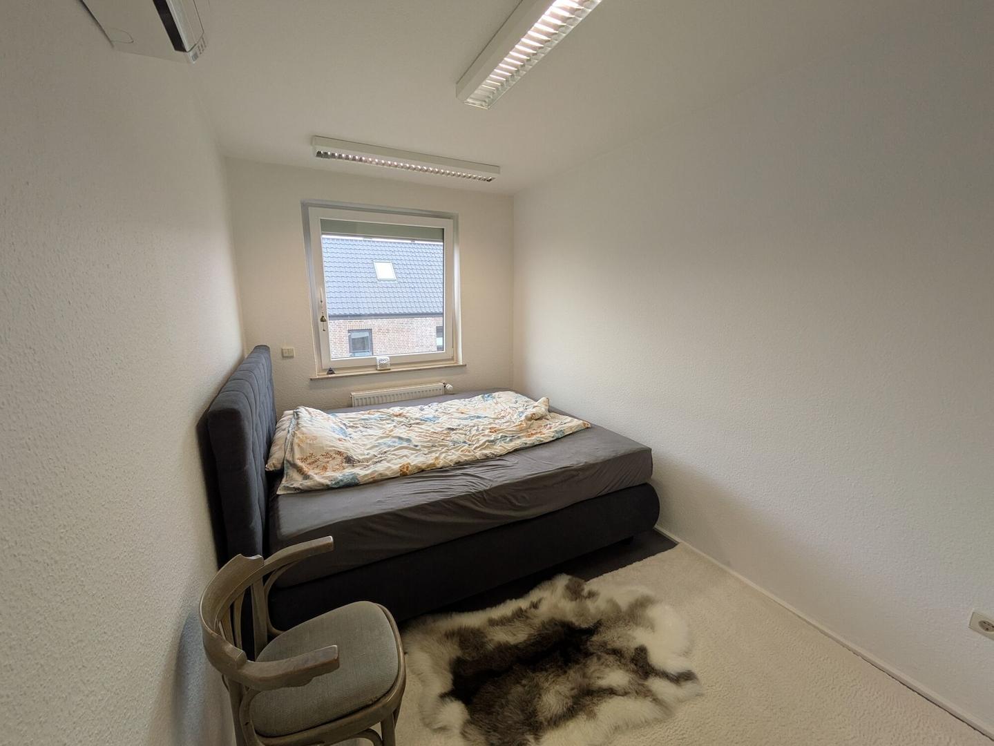 Schlafzimmer 1