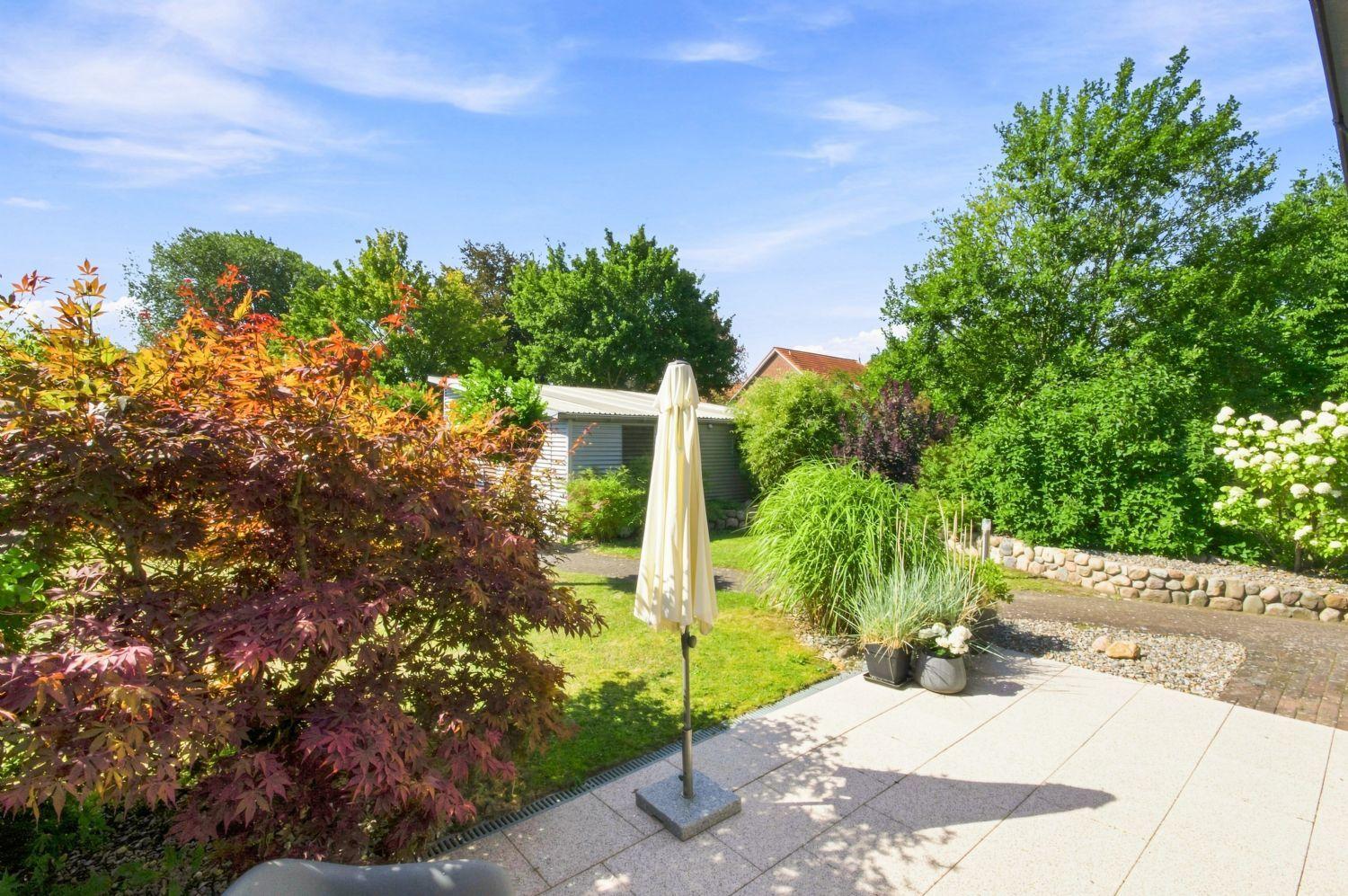 Terrasse mit Gartenblick