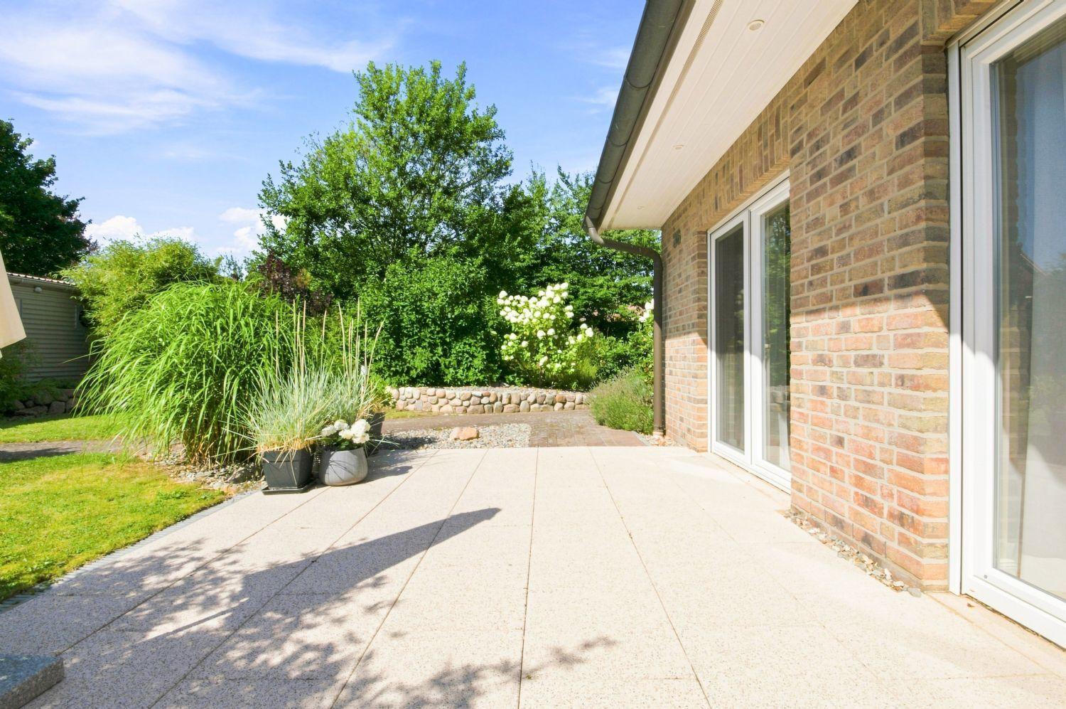 Sonnenterrasse zum Garten