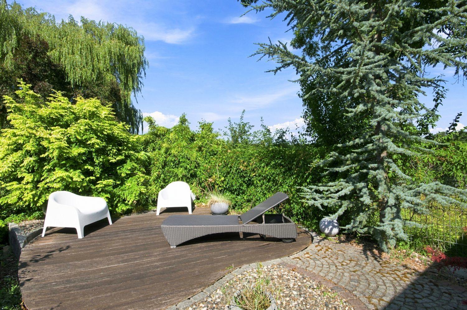Gemütliche Terrasse zum Feld