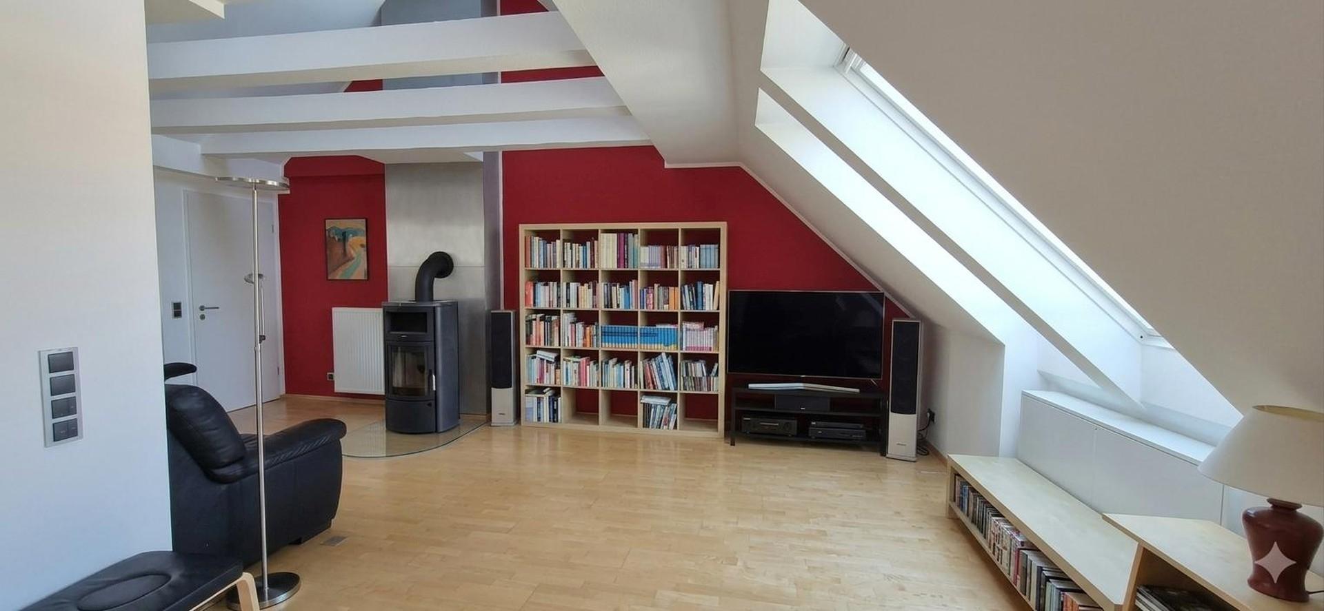 Wohnzimmer mit Kamin