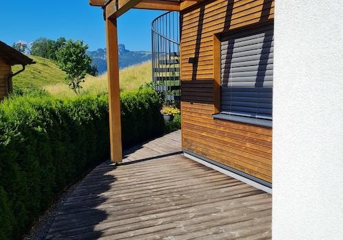 Terrasse mit Pergola