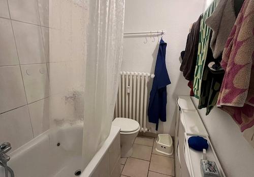 Bad mit Badewanne
