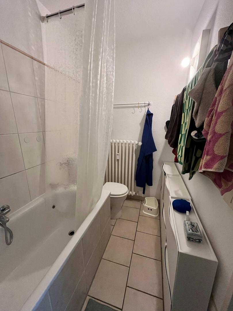 Bad mit Badewanne