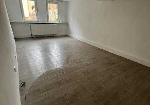 Wohnzimmer renoviert unten