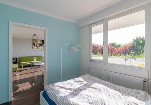 Schlafzimmer 1