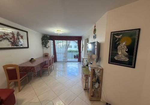 Wohnzimmer (Blick Balkon)