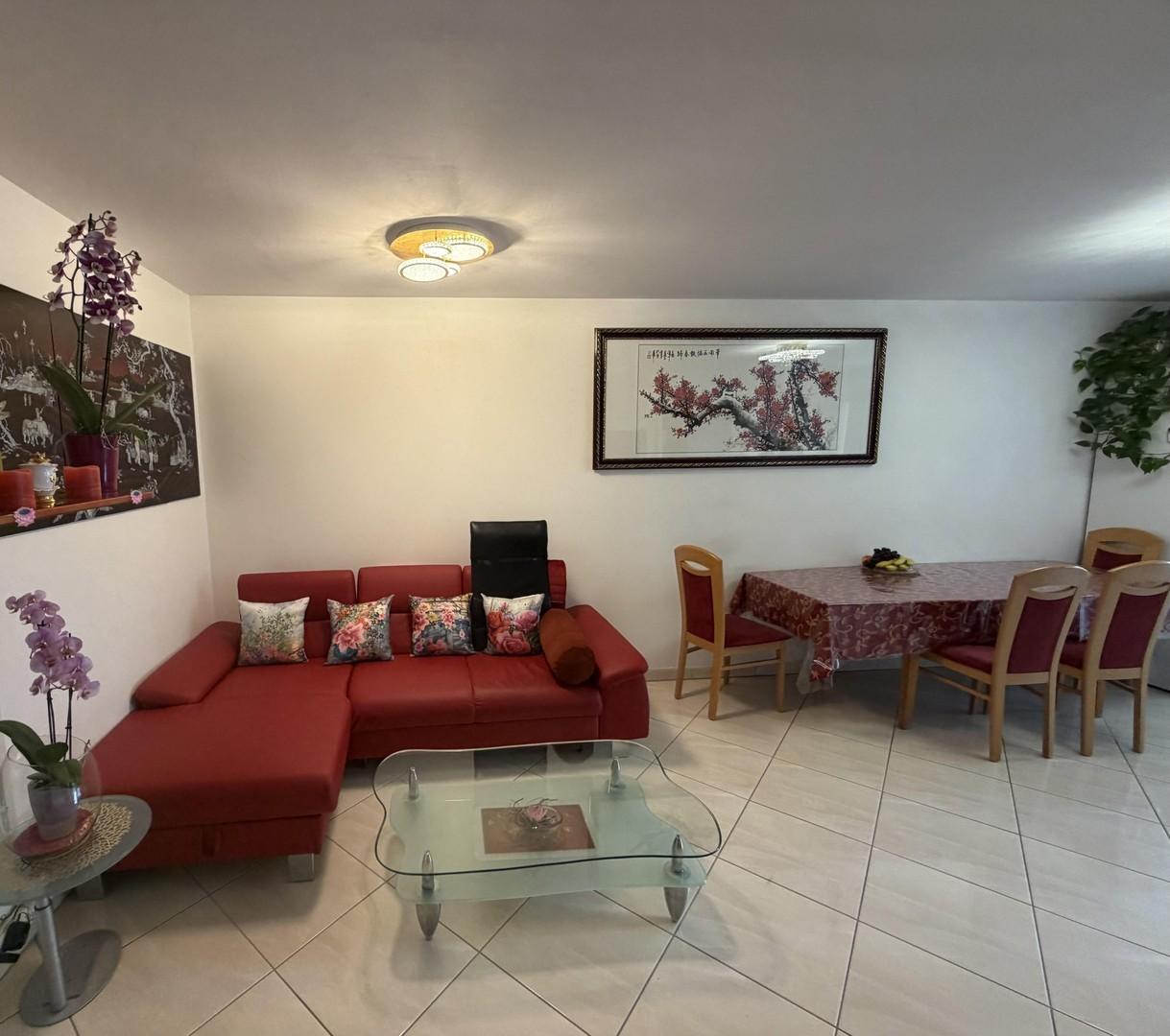 Wohnzimmer (Sicht von Flur)