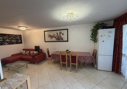 Wohnzimmer (Sicht von Küche)