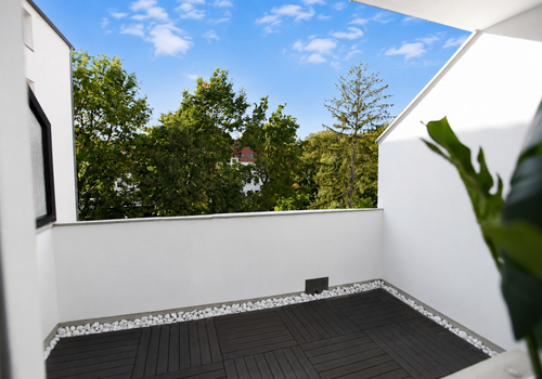 West-Balkon zum Innenhof