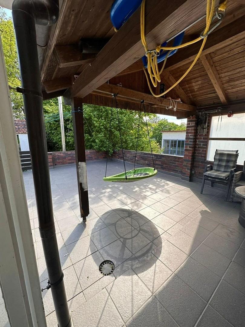 Terrasse mit Überdachung