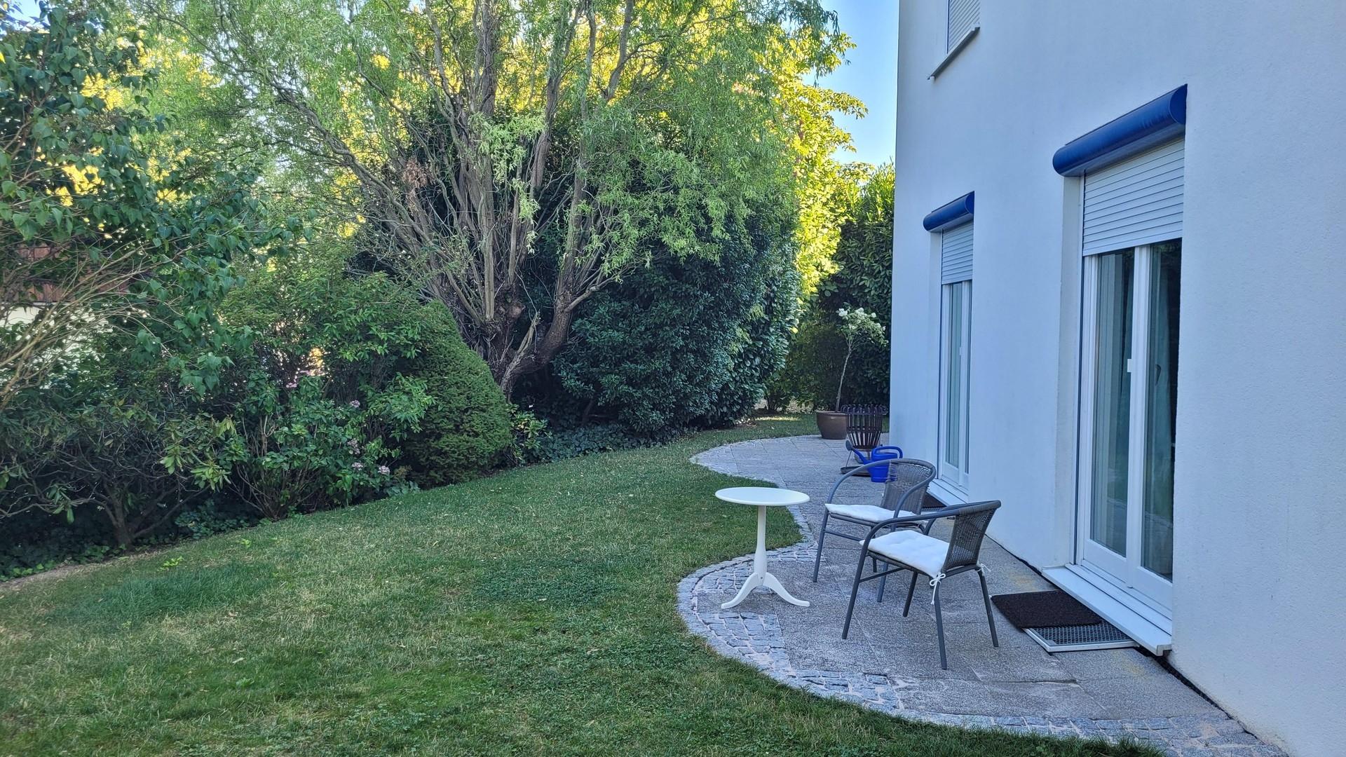 Ostterrasse