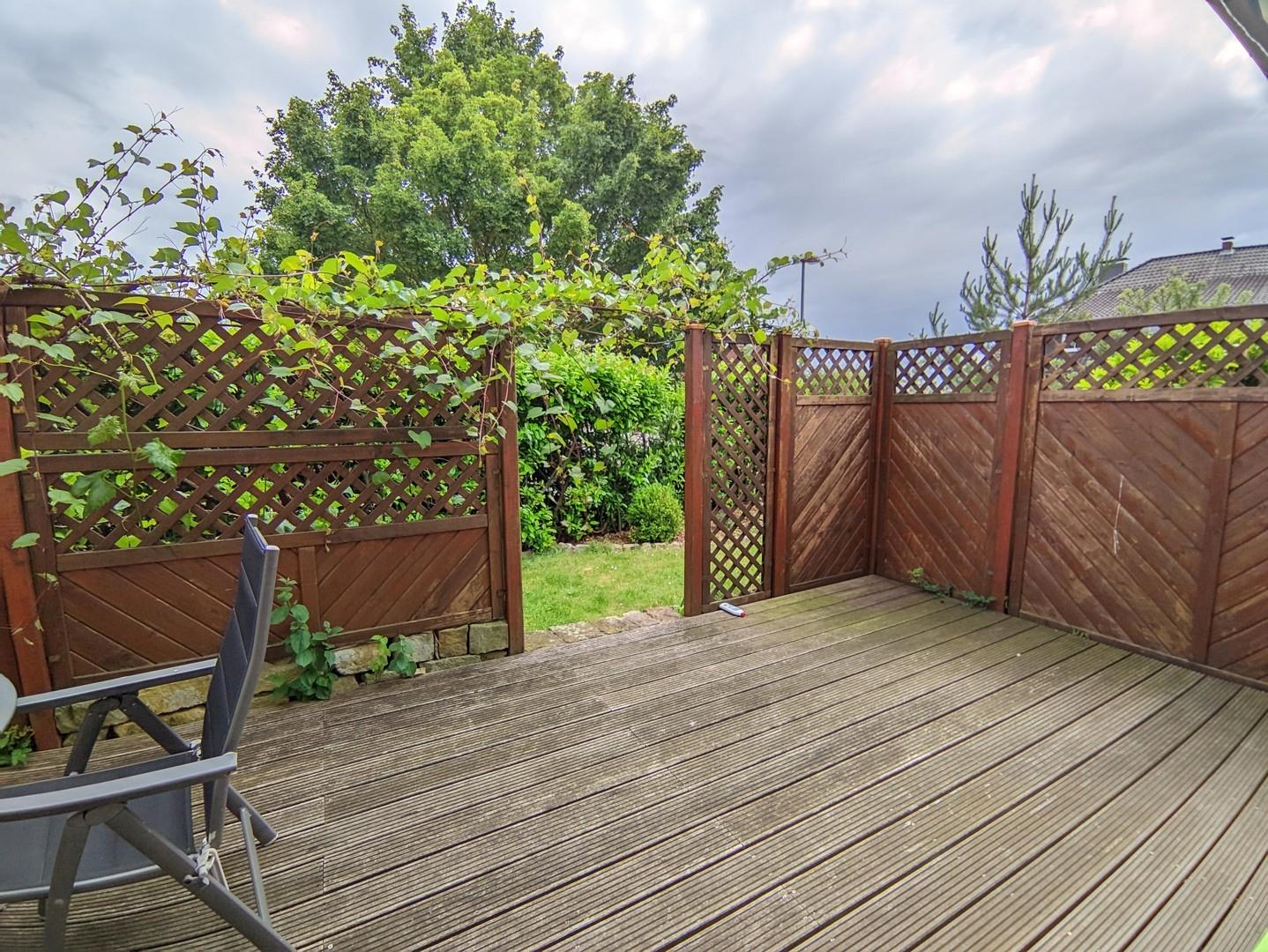 Terrasse mit Garten