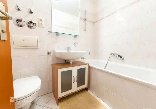 Badezimmer - (KI generiert)