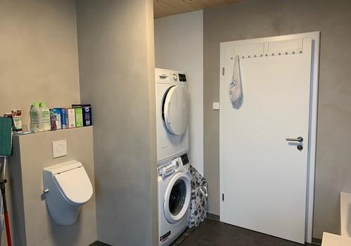 Urinal/ Platz für Waschm. u. T