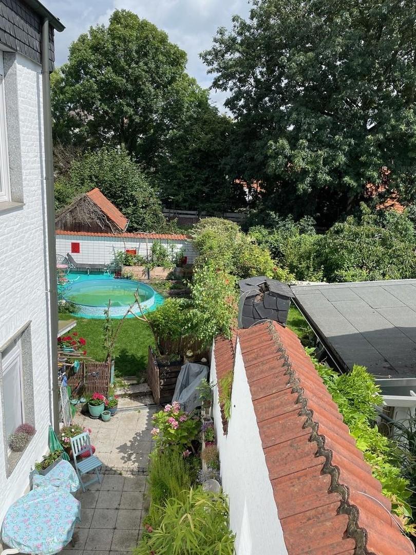 GARTEN IM SOMMER