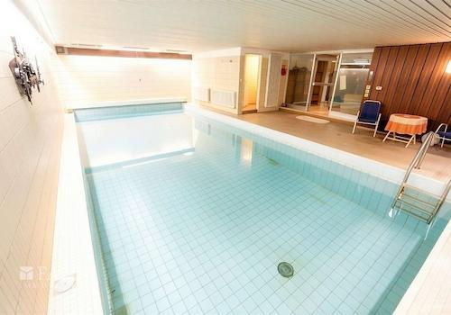 Schwimmbad UG