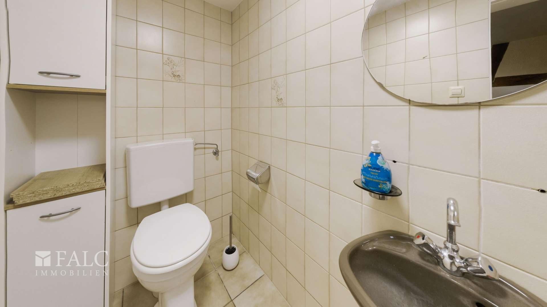 EG WC