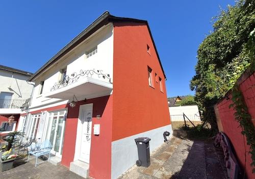 gepflegtes Anwesen (hier Hinterhaus)