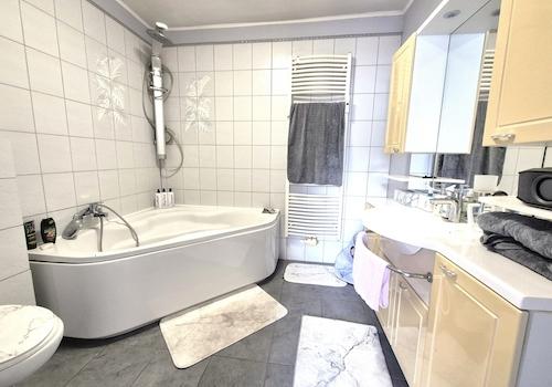 Bad Wohnung 1 Nebengebäude