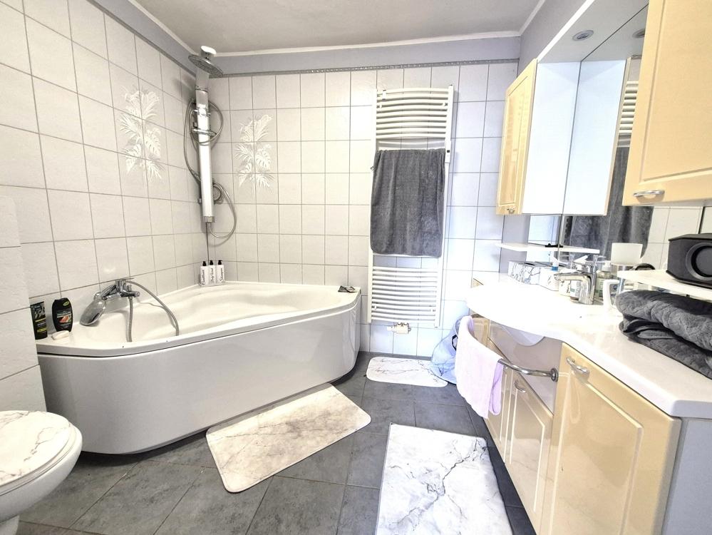 Bad Wohnung 1 Nebengebäude