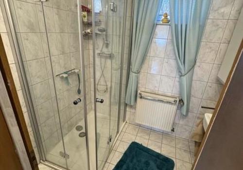 47 begehbare Du - Bad ELW