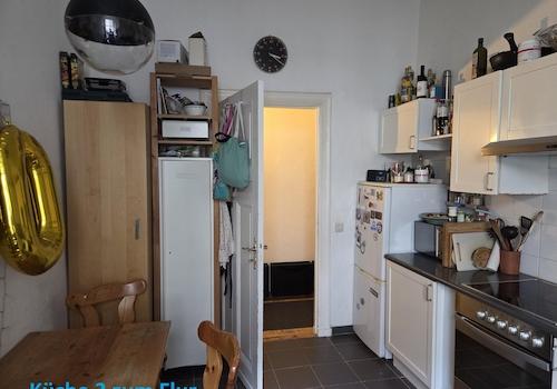 Küche mit Blick zum Flur