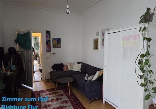 Zimmer zum Hof Richtung Flur