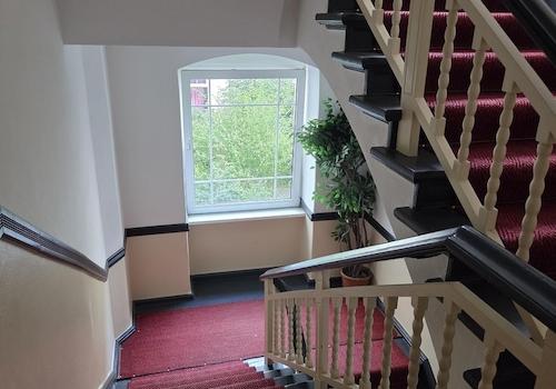 Treppenhaus Blick von der Wohn