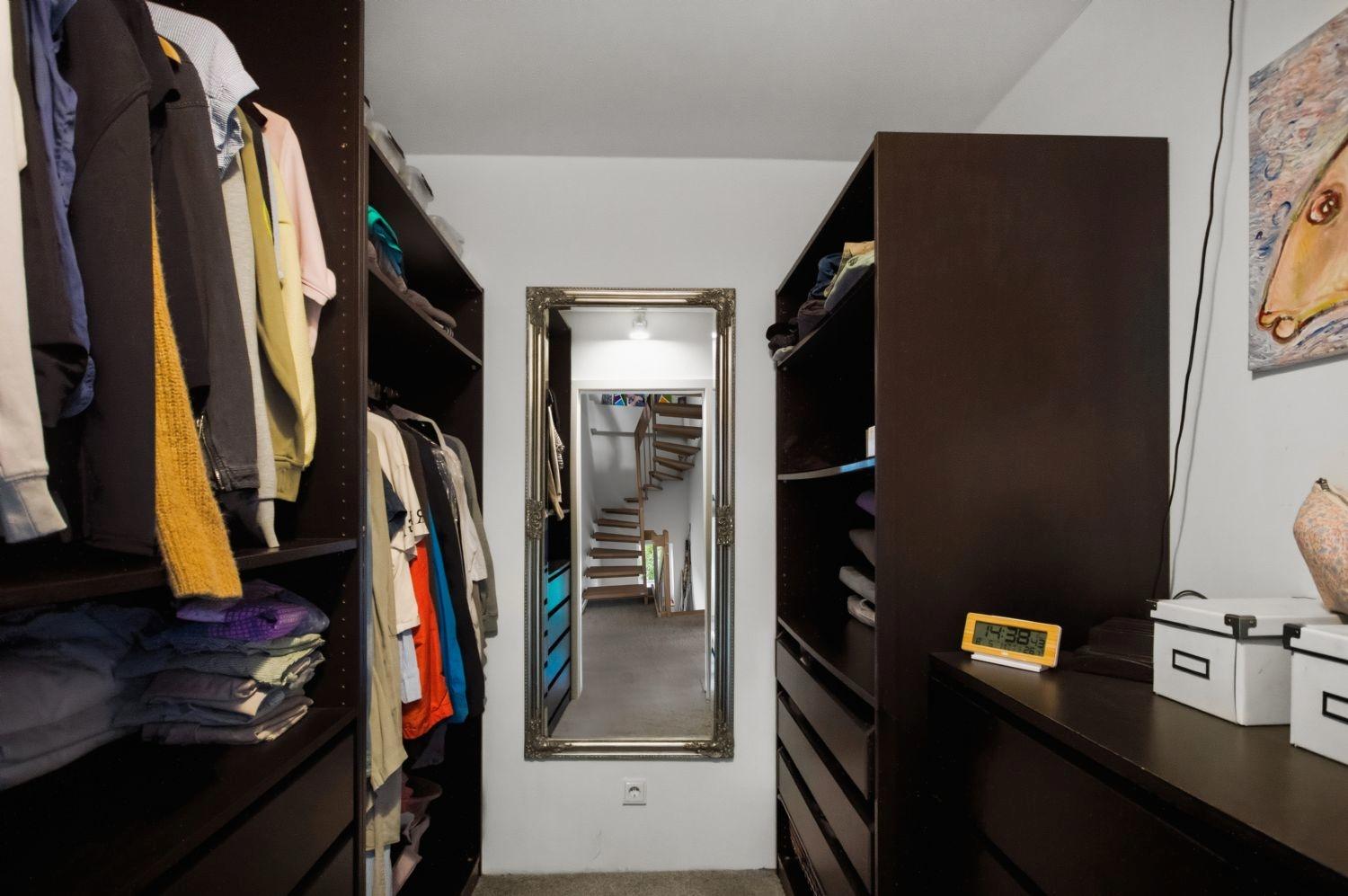 Ankleidezimmer im OG