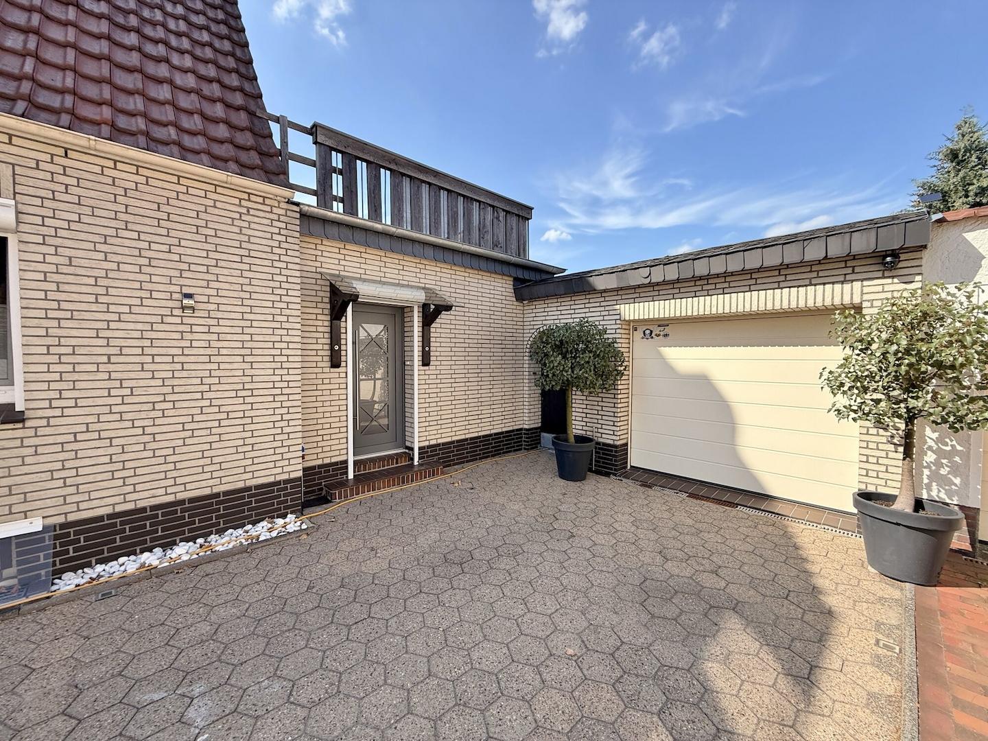 Nebeneingang / Garage