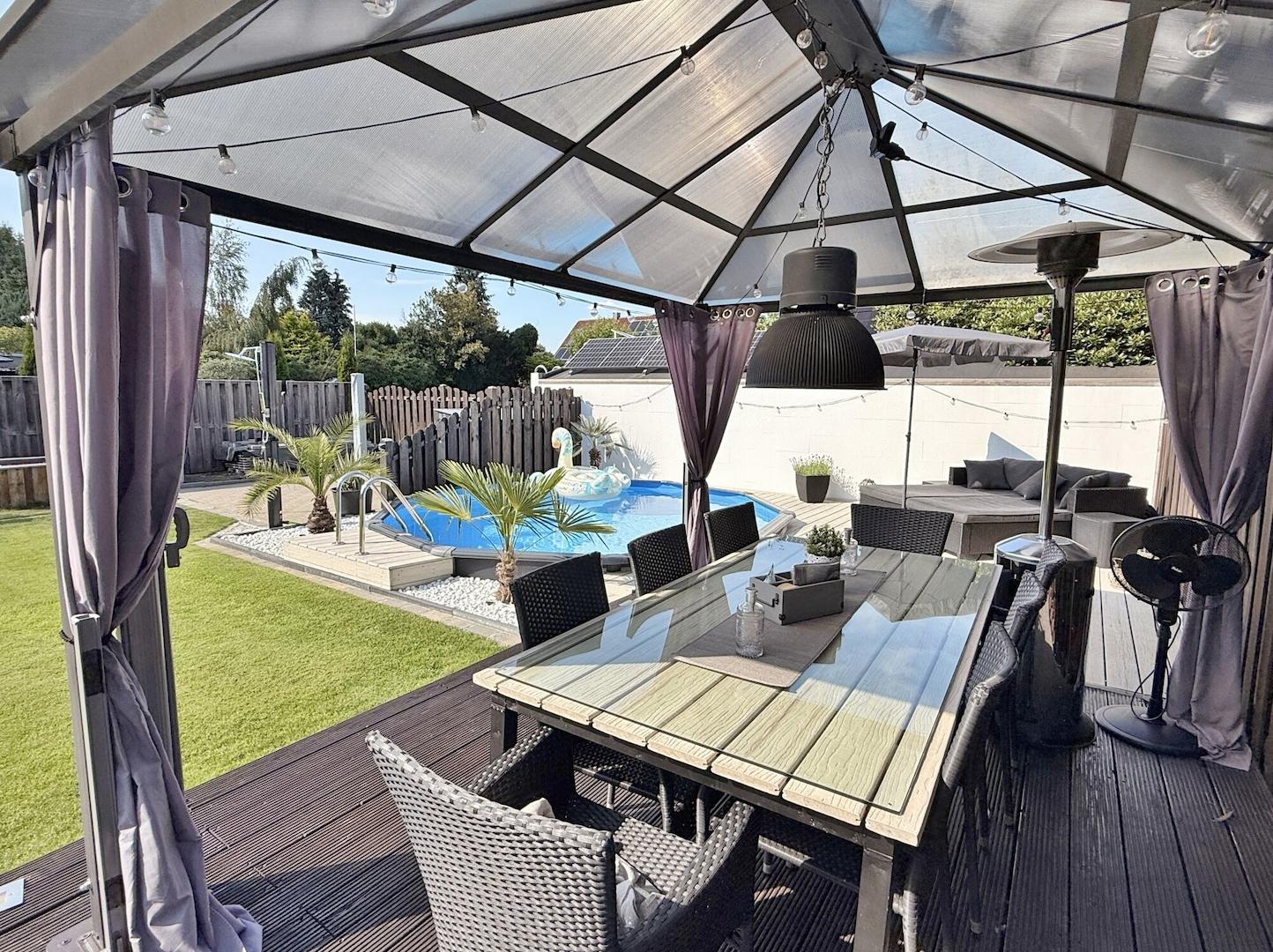 überdachte Terrasse