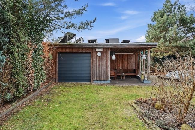 Garage / Carport