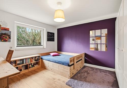 eines der Zimmer in EG