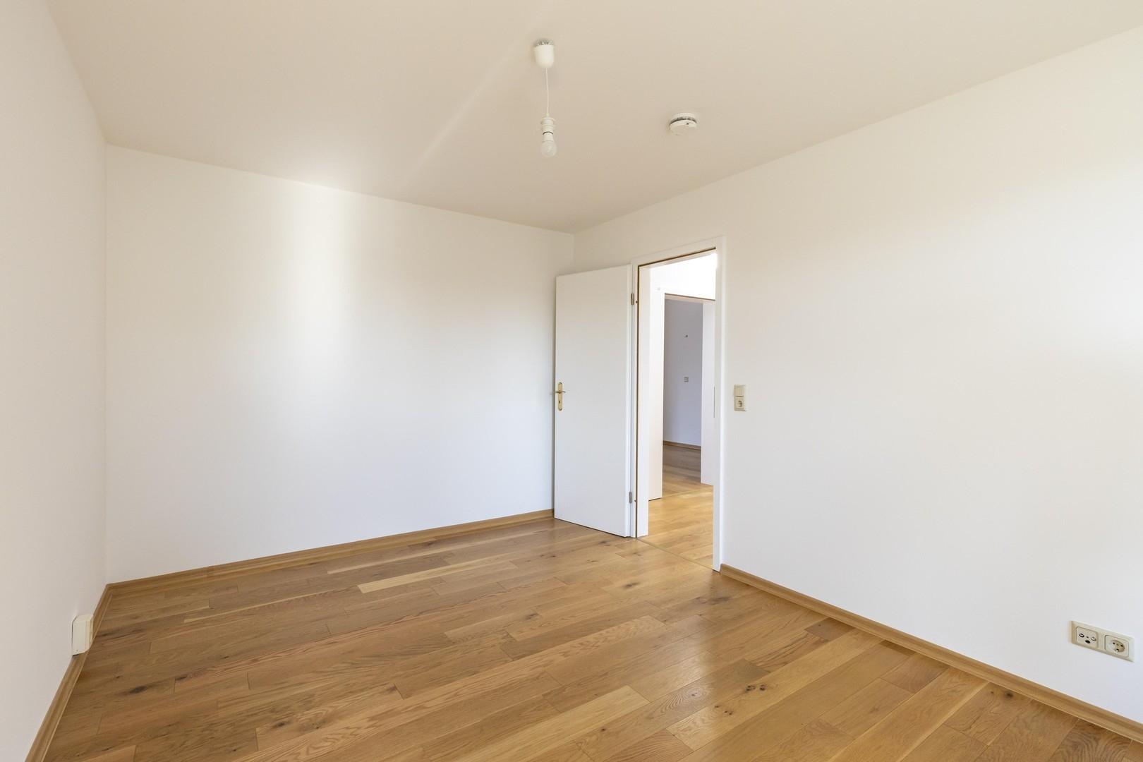 Schlafzimmer mit 12,89m²