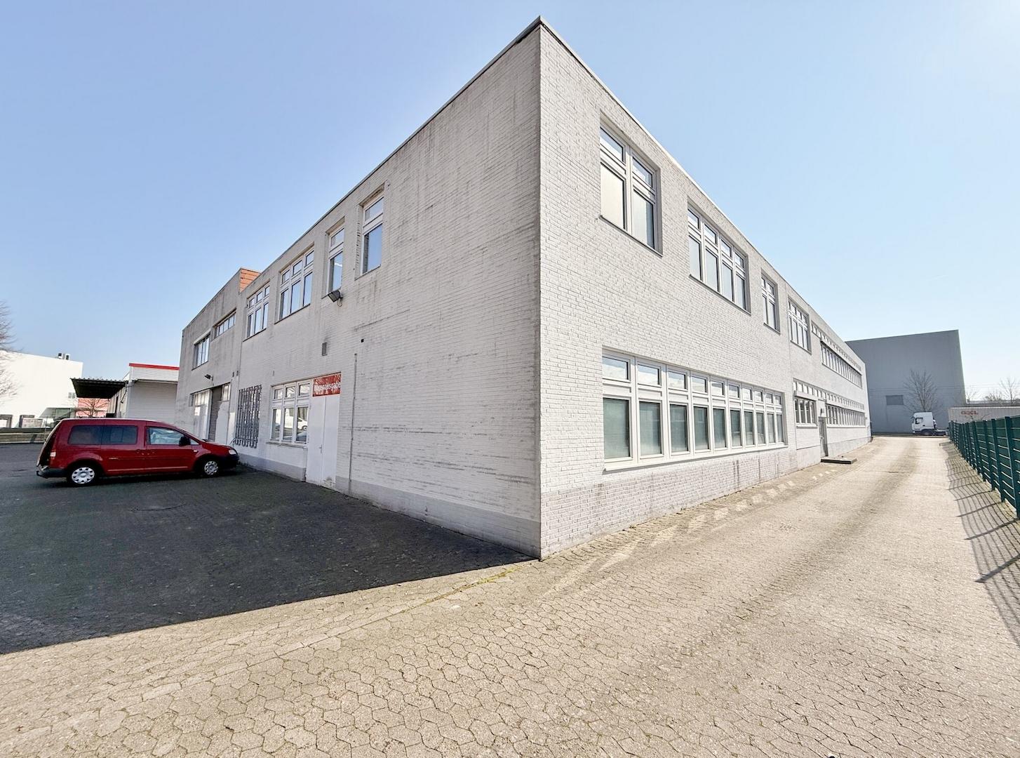 rückwärtige Gebäudeansicht