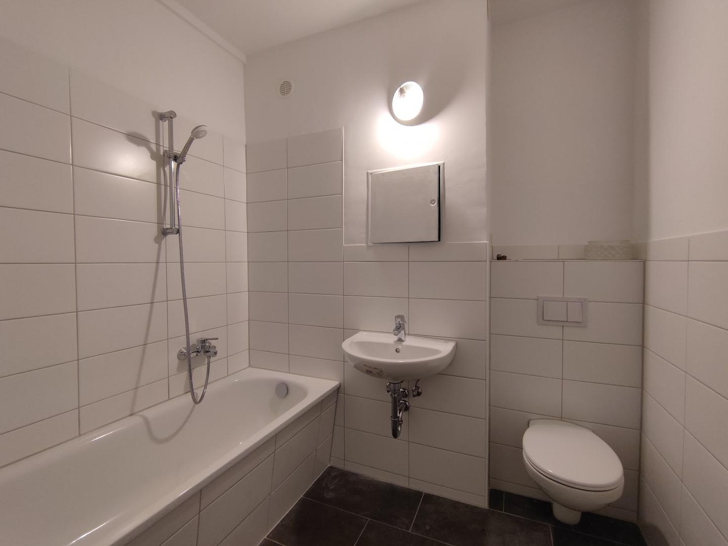 Bad mit Wanne