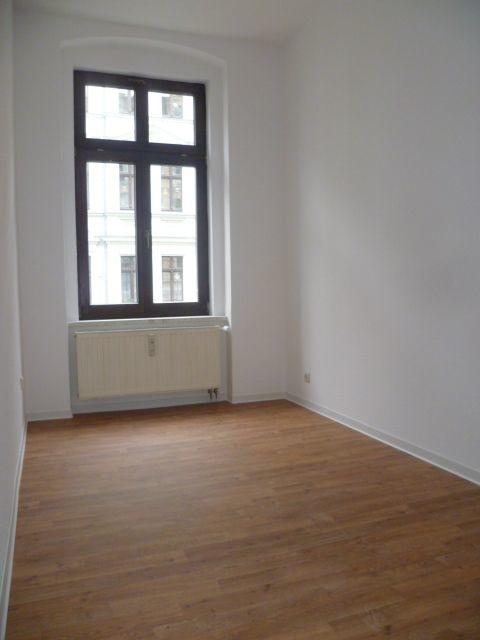 geräumiges Schlafzimmer