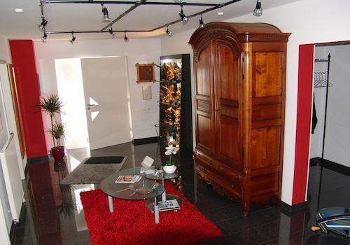 Foyer Eingang UG 1